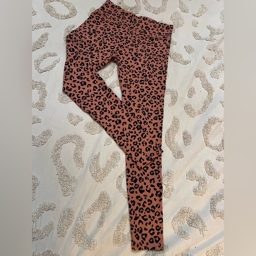 💥 2/$15!! High-Waist Wild Fable Leopard Print Leggings | Street to Lounge - Picture 3 of 7